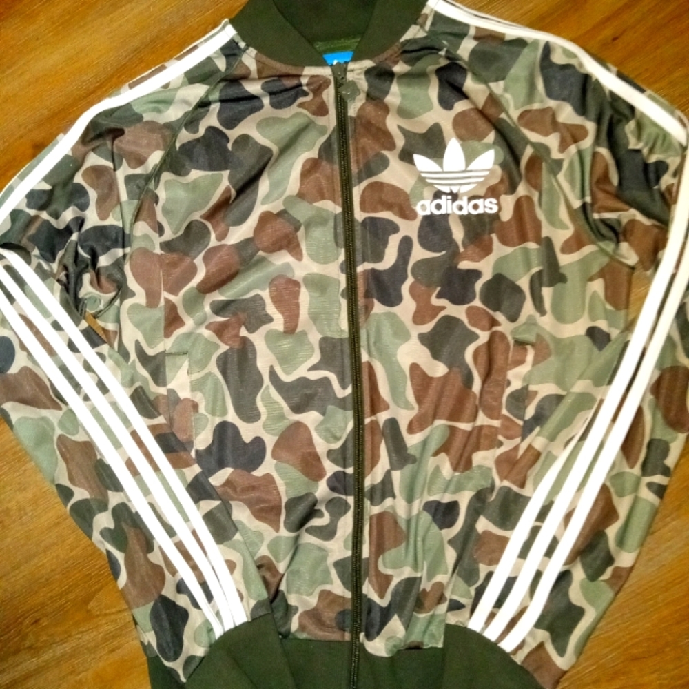 Mens Size M Adidas Camo green track jacket looks new!